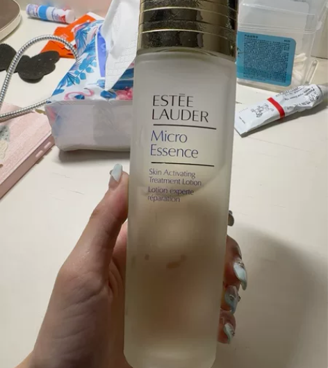 雅诗兰黛护肤水150ml 感兴趣的话点“我...