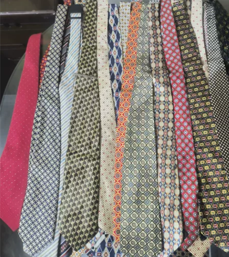 店不开了现有一批全新真丝领带有各种花色,宫...