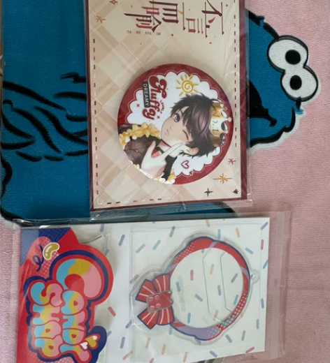 李泽言童趣时光吧唧徽章恋与制作人 全新未拆...