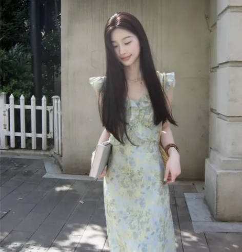 甜美小飞袖碎花裙温柔风连衣裙女夏季小众气质...