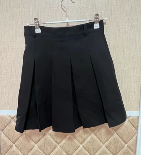 黑色s码全新百褶裙 主页慢30包邮??全新...