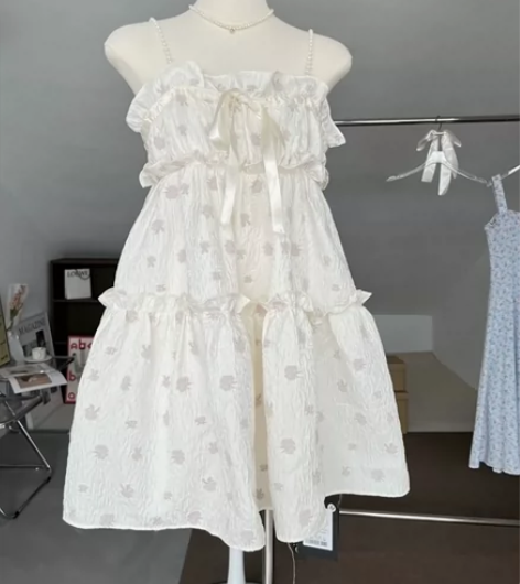 小yin子 日代同款甜美蓬蓬碎花小个子款式...
