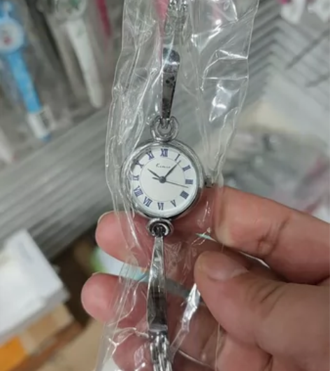 特价处理最后几款金米欧手链，进口机芯，小巧...