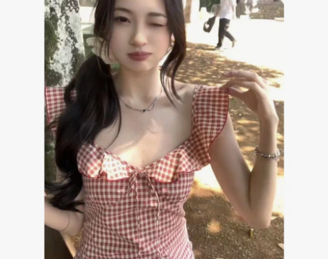 网红同款【红白舞会】轻法式复古格子收腰连衣...