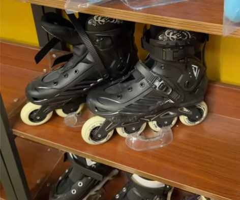 ?轮滑鞋成人男女溜冰鞋成年直排滑轮鞋花式平...