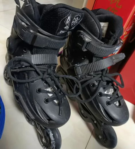 34-36直排轮滑冰鞋，买来只穿了两三次，...