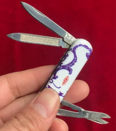 全新伊戈军刀多功能折叠小刀组合户外小工具军...