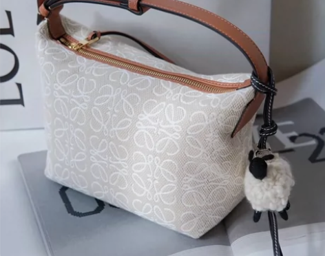 便当包 一只满足了很多需求的包 很轻 复古...