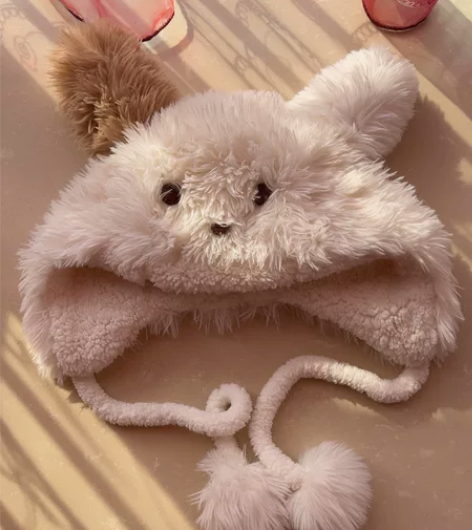 卡通可爱毛绒帽子 冬天就带过几次 还挺新的...