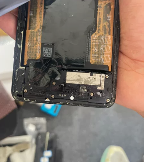 黑鲨游戏手机4 屏幕不知道好坏 外屏没爆反...