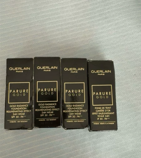 正品金钻娇兰粉底液小样，未使用低价出了可辨...