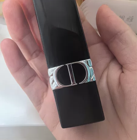 去年买的迪奥999口红正品，仅试用几次，如...
