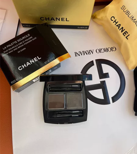 香奈儿眉粉 仅试用也是活动让柜姐帮我凑单的...