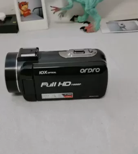 欧达 Z82  dv录像机，翻转屏可自拍，...