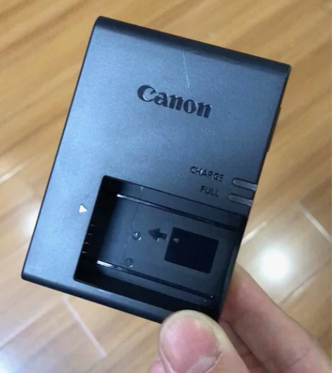 佳能原装充电器LC-E17C带电源线 适合...