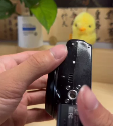 富士F800EXR 20倍变焦  镜头有一...