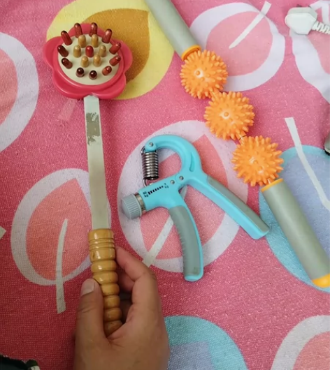 握力器，锤锤，按摩棒 感兴趣的话点“我想要...