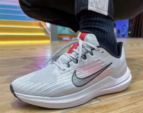 Nike耐克春夏AIR WINFLO 9男...