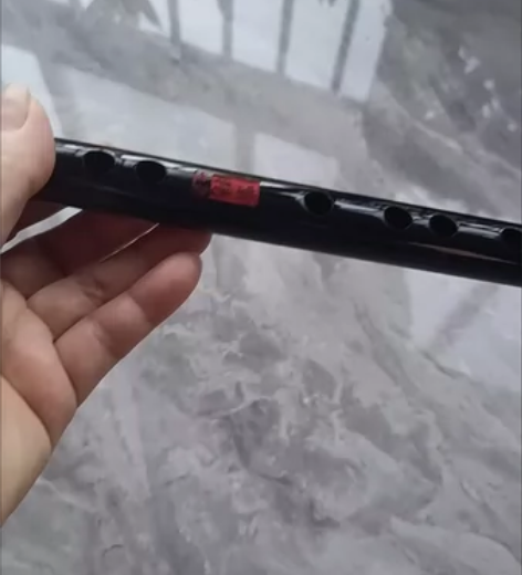 过生日朋友送的的笛子，原价800多的，工作...