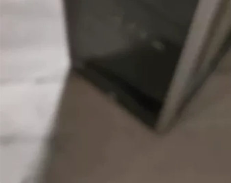 电脑主机一台， 配的电脑，放家里没怎么用，...