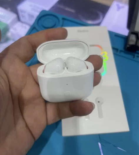 RedmiBuds3九九新，没有任何划痕，...