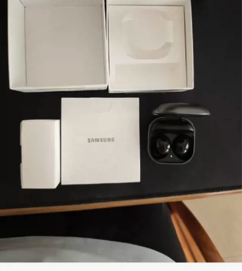 三星Galaxy buds 2 玛瑙黑 箱...