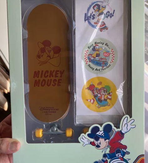 【现货】上海迪士尼 手作系列 春日米奇滑板...