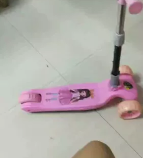 滑板车全新   闪光灯 感兴趣的话点“我想...