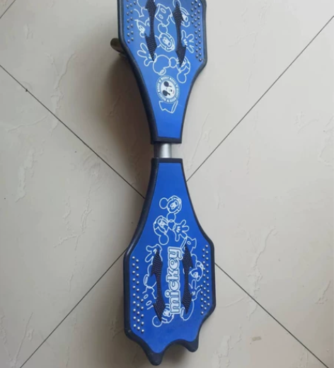 闲置迪士尼扭扭滑板车，双轮车，滑板车男女生...