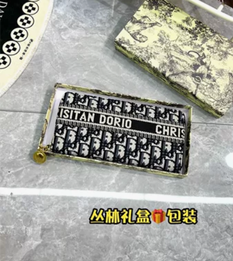 最后几只清货了，礼盒款手拿包钱包卡包零钱包...