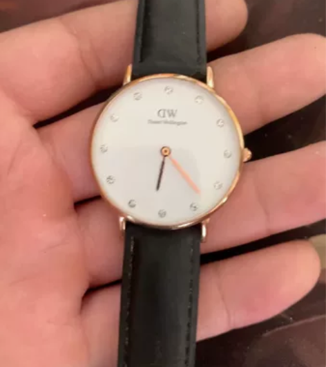 #中古表DW中古石英小金表品相如图走时精准...