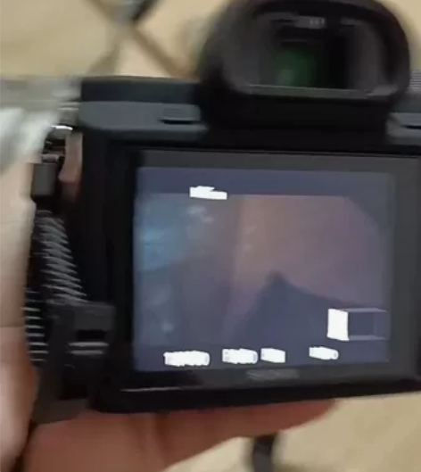 ?京东买的索尼a7r2加28－70镜头，保...