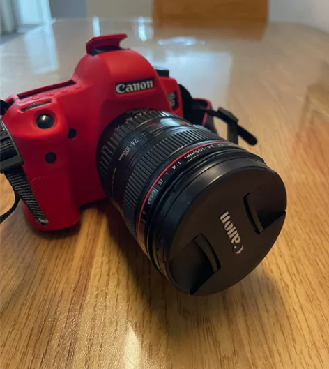 佳能6D套机，24-105镜头。拍照片很少...