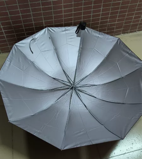 天堂伞 只用过一次 这个伞很大可以容纳四个...