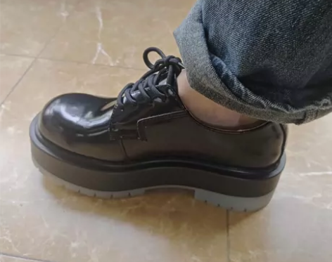 37码，防水台高，下雨可穿，几乎全新，随缘...