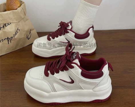 实体店清仓,网红爆款厚底小白鞋女2023春...