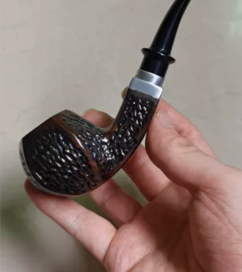 黑檀木烟斗雕刻实木烟斗，轻微瑕疵，介意慎拍...