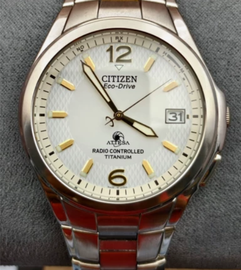 西铁城海螺钛合金光动能电波男表 该表成色非...