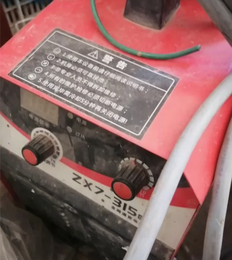火王电焊机宽电压刚买一年由于太沉了便宜出售...