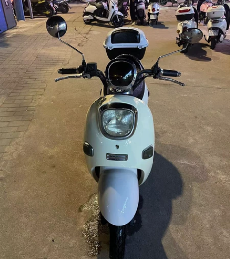 新日品牌电动车，车子很好骑无任何问题，有牌...