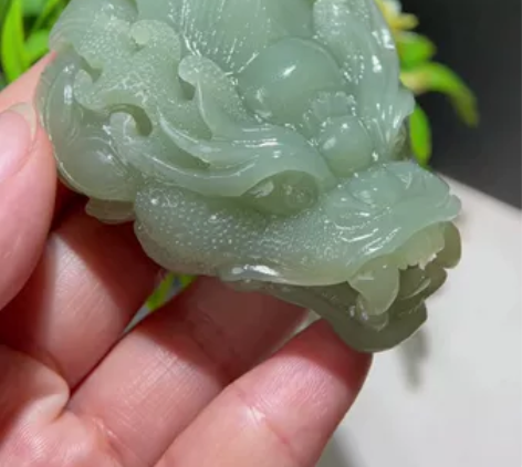 天然新疆和田玉龙行天下手把件 玉雕大师尉晨...
