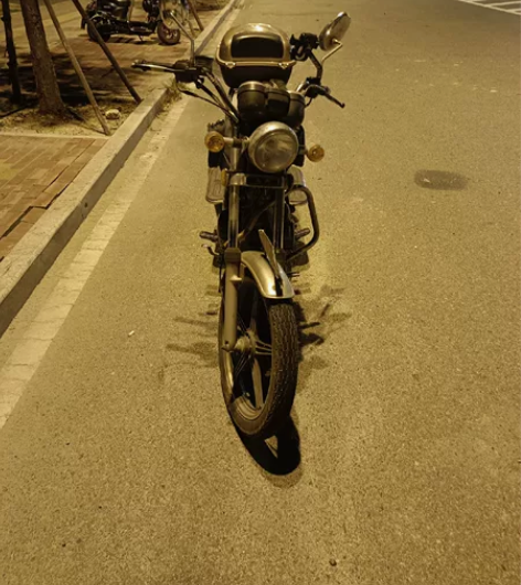 豪爵摩托车一辆。要回老家了，需要的过来可以...