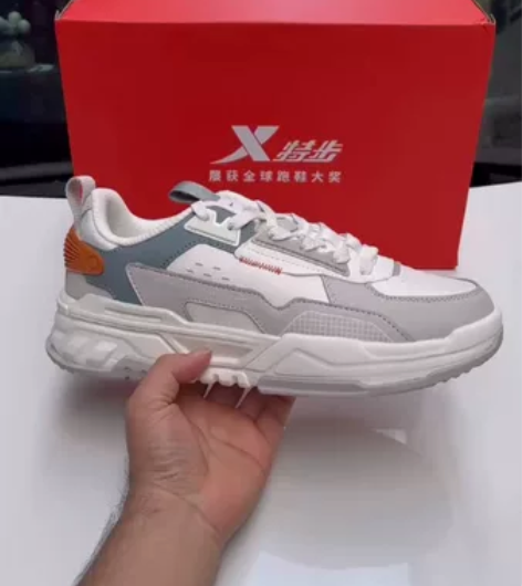 40-45码!全新!正品特步四季款皮面休闲...