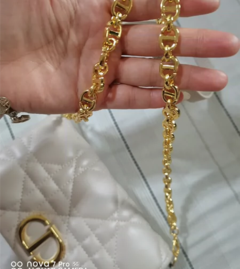 D家菱格包，全新，羊皮，很美很软，颜色链条...