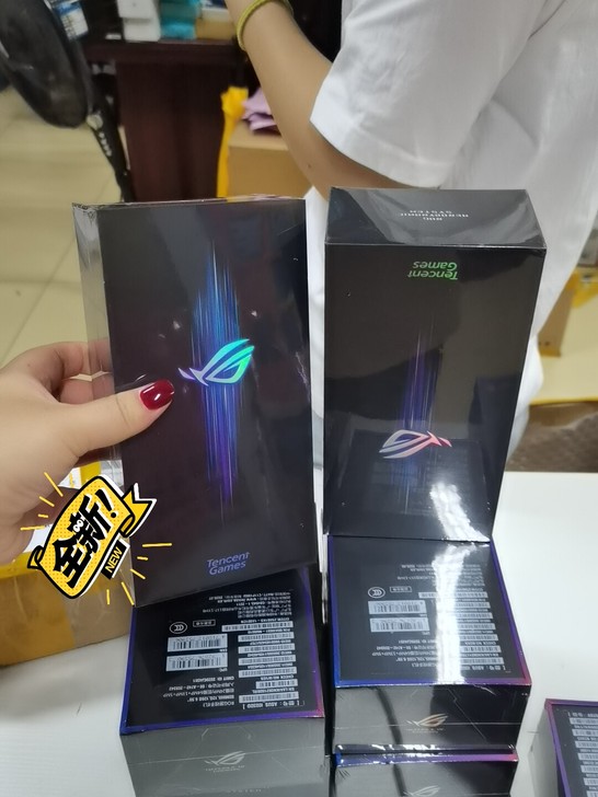 华硕rog3手机游戏3，高通骁龙865，1...