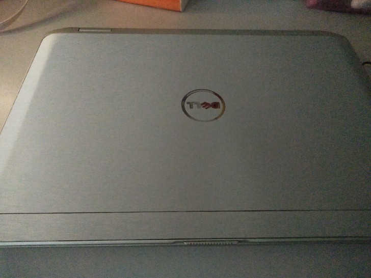 出一台戴尔笔记本电脑