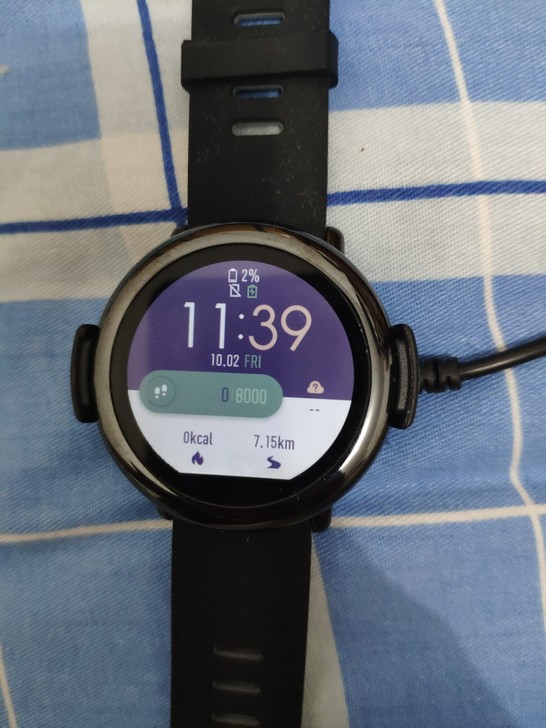 华米智能运动手表，带充电器。功能齐全，九成...