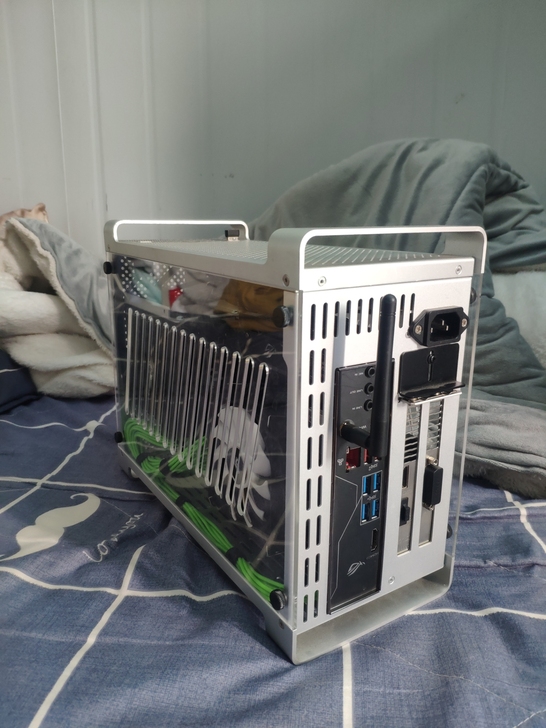 酷鱼g5plus全铝机箱一个，单机箱 原包...