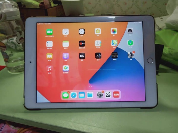 闲置男女生自用苹果平板ipad2