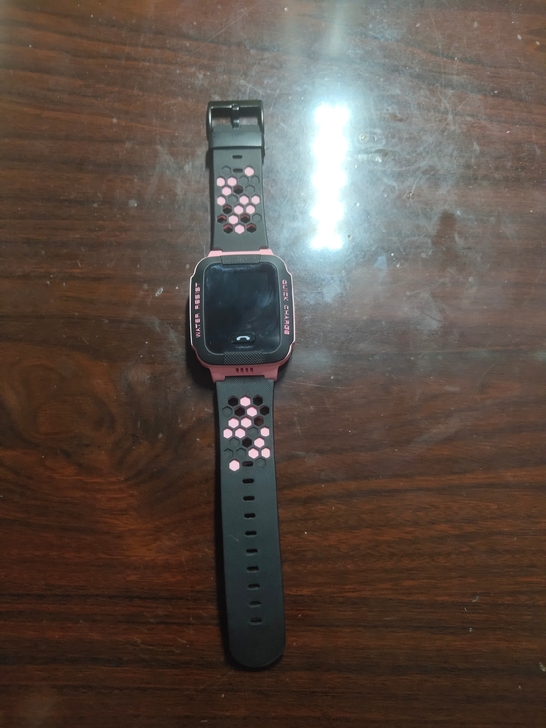 小天才电话手表，好像是3代版本的吧，给小孩...